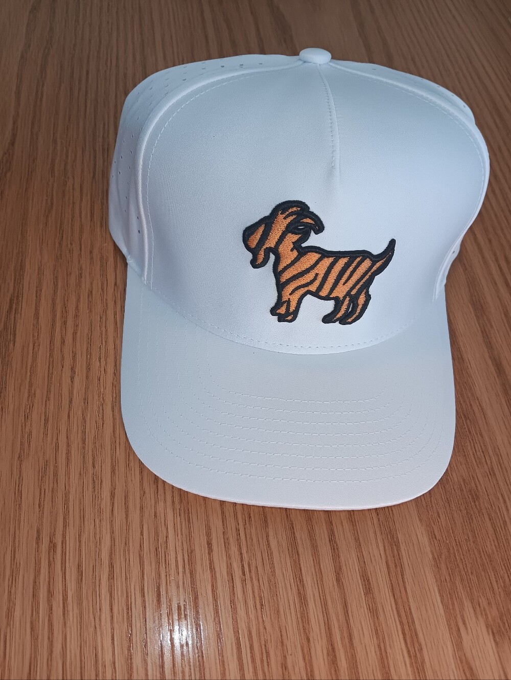 WAGGLE TIGER GOAT GOLF HAT
